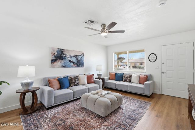 963 W HILLVIEW Street, Mesa, AZ 85201