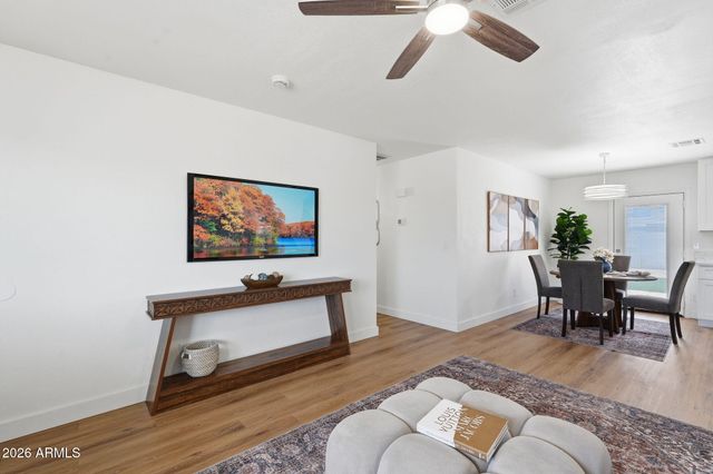 963 W HILLVIEW Street, Mesa, AZ 85201
