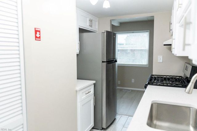 1203 Curie CT, Norfolk, VA 23513