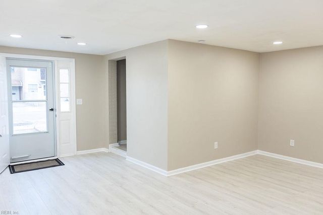 1203 Curie CT, Norfolk, VA 23513