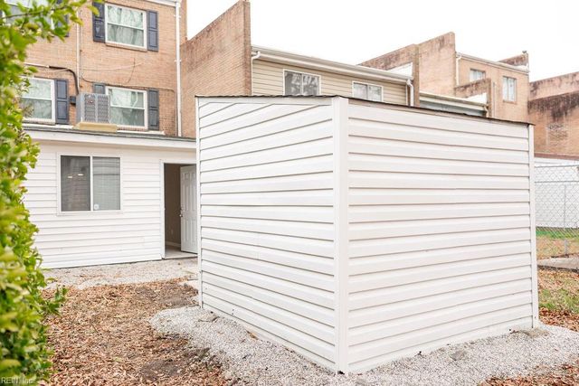 1203 Curie CT, Norfolk, VA 23513