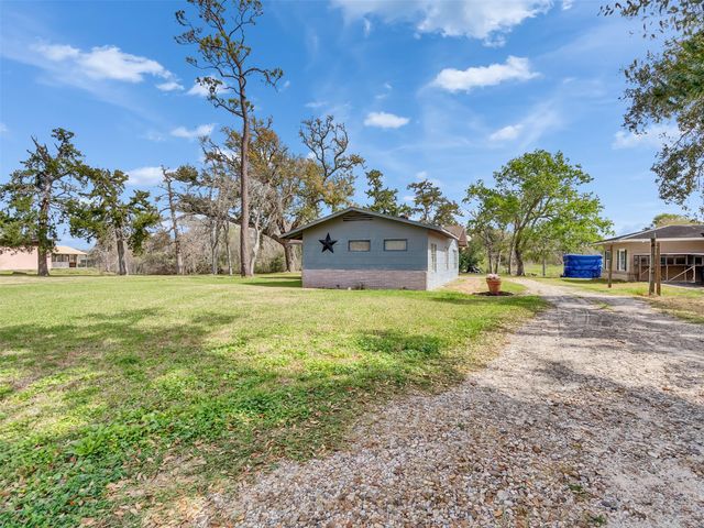 3315 Saint Anne Street, Liverpool, TX 77577