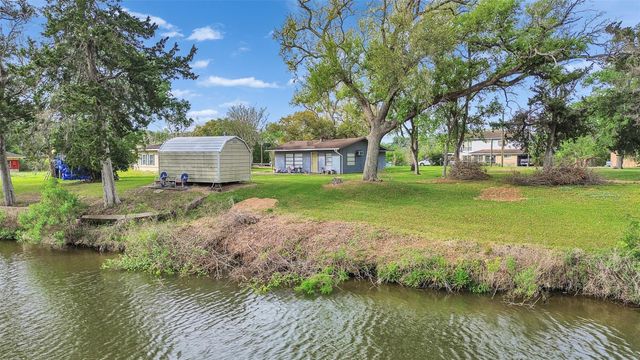 3315 Saint Anne Street, Liverpool, TX 77577