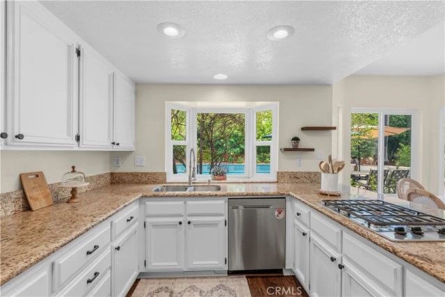 943 W 14th Street, Upland, CA 91786