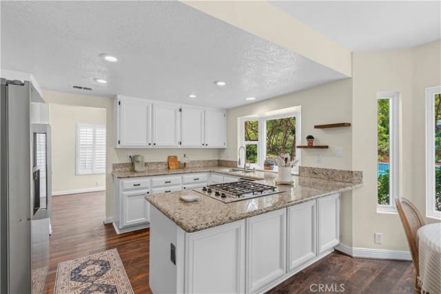 943 W 14th Street, Upland, CA 91786