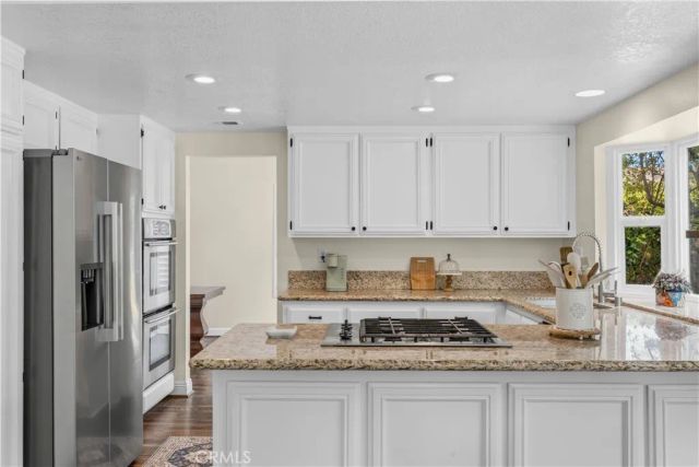 943 W 14th Street, Upland, CA 91786