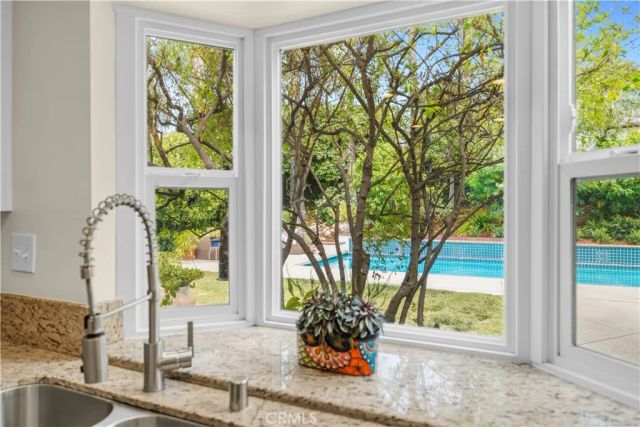 943 W 14th Street, Upland, CA 91786