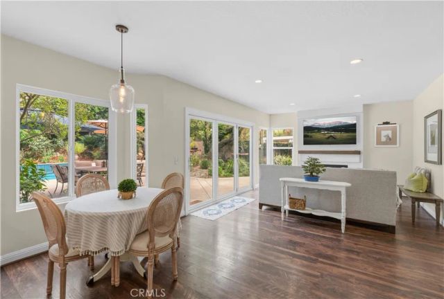 943 W 14th Street, Upland, CA 91786