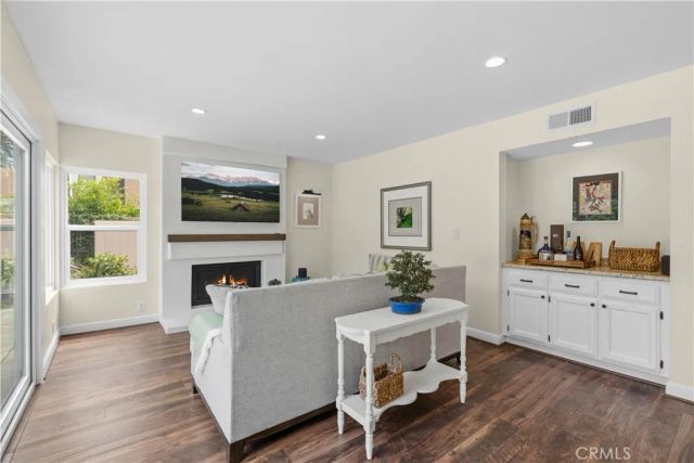 943 W 14th Street, Upland, CA 91786