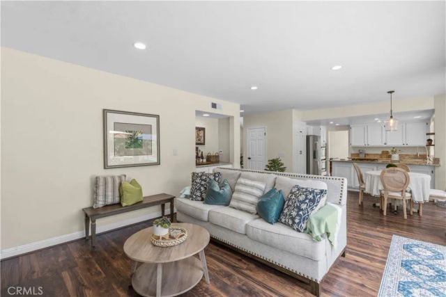 943 W 14th Street, Upland, CA 91786