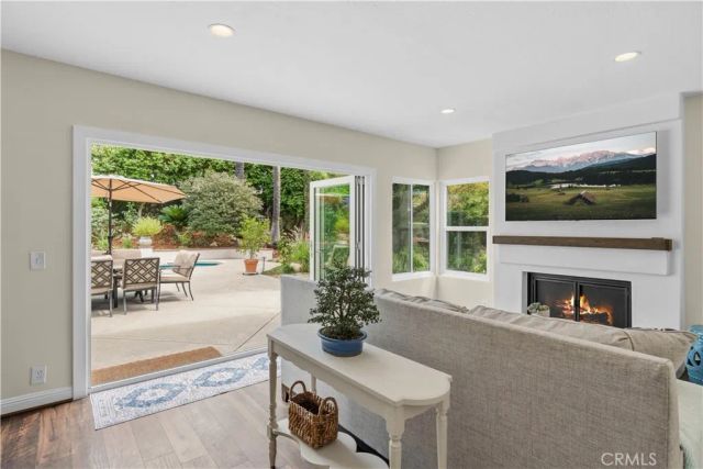 943 W 14th Street, Upland, CA 91786