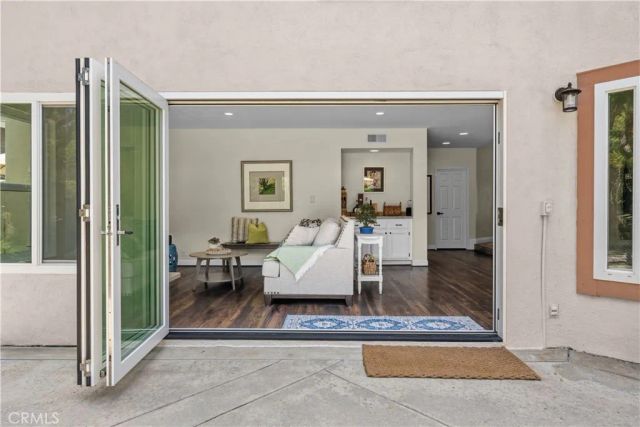 943 W 14th Street, Upland, CA 91786