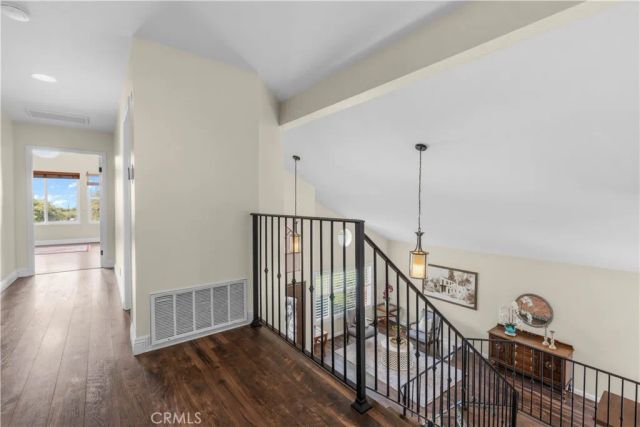 943 W 14th Street, Upland, CA 91786