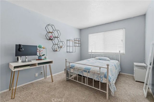943 W 14th Street, Upland, CA 91786