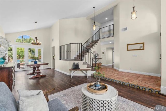 943 W 14th Street, Upland, CA 91786