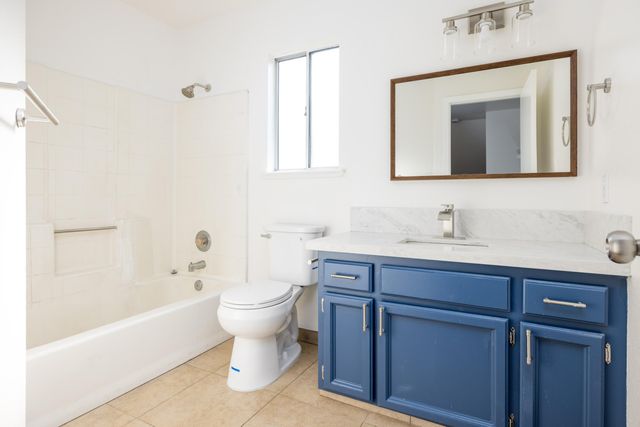 2321 N Michael Street, Visalia, CA 93292