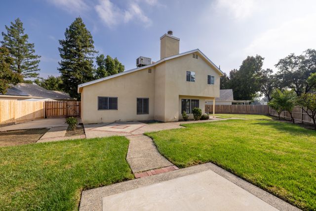2321 N Michael Street, Visalia, CA 93292