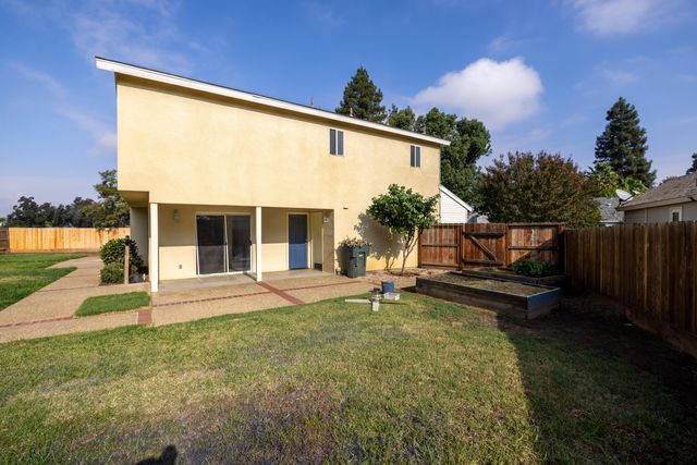 2321 N Michael Street, Visalia, CA 93292