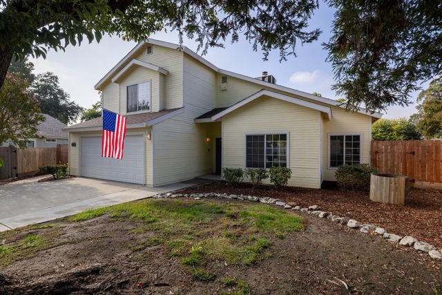 2321 N Michael Street, Visalia, CA 93292