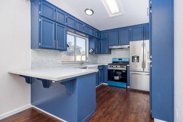 2321 N Michael Street, Visalia, CA 93292