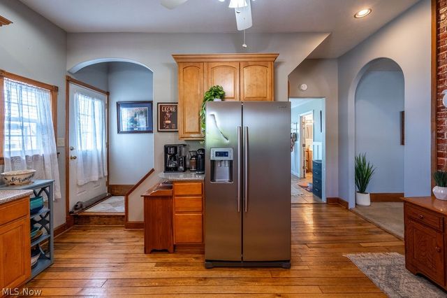 403 Columbia Avenue, Williamstown, WV 26187