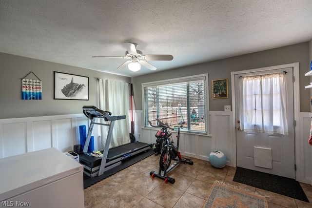 403 Columbia Avenue, Williamstown, WV 26187