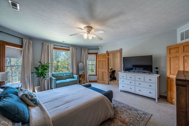 403 Columbia Avenue, Williamstown, WV 26187