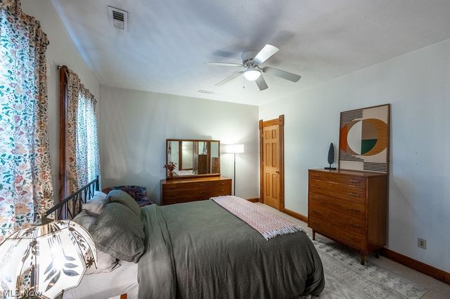 403 Columbia Avenue, Williamstown, WV 26187