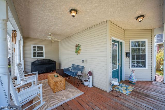 403 Columbia Avenue, Williamstown, WV 26187