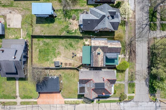 403 Columbia Avenue, Williamstown, WV 26187