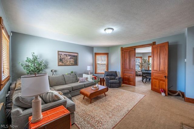 403 Columbia Avenue, Williamstown, WV 26187