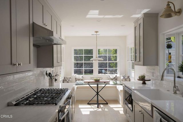 2185 N Roosevelt Avenue, Altadena, CA 91001