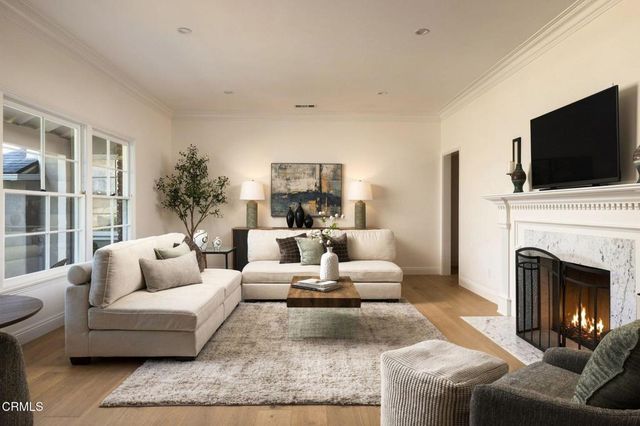 2185 N Roosevelt Avenue, Altadena, CA 91001