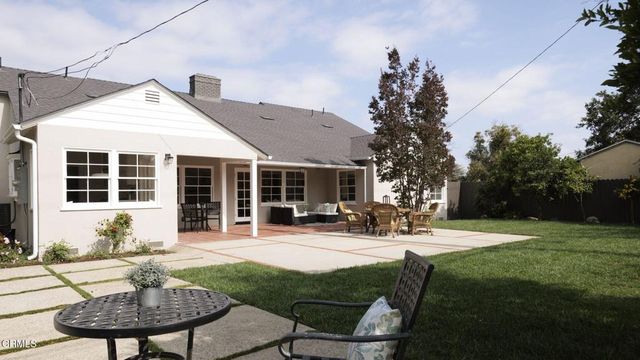 2185 N Roosevelt Avenue, Altadena, CA 91001