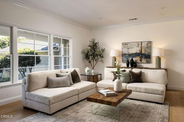 2185 N Roosevelt Avenue, Altadena, CA 91001