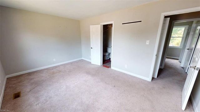 3208 Clover RD E, Chesapeake, VA 23321