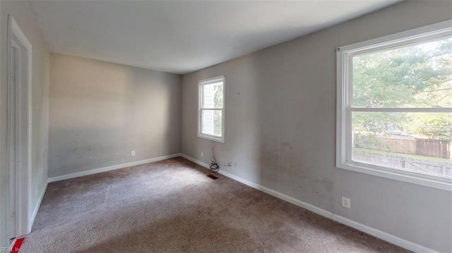 3208 Clover RD E, Chesapeake, VA 23321