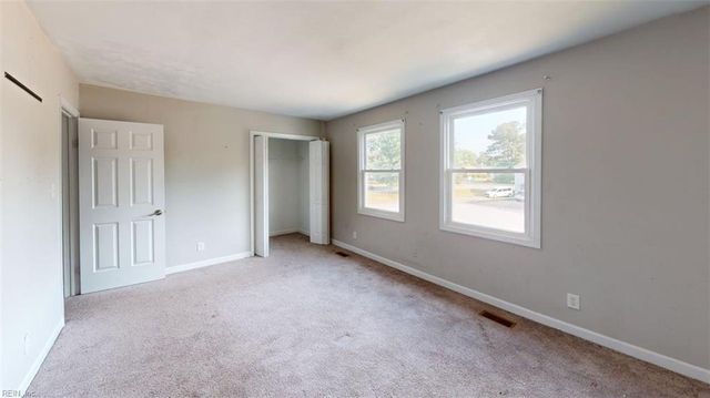 3208 Clover RD E, Chesapeake, VA 23321