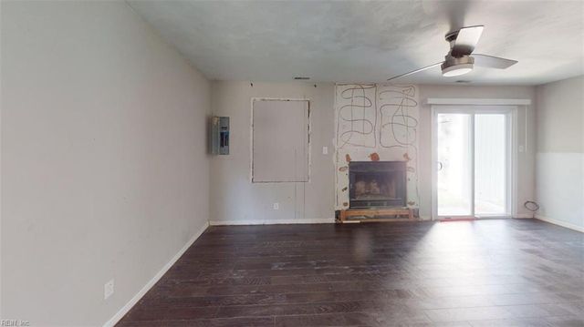 3208 Clover RD E, Chesapeake, VA 23321