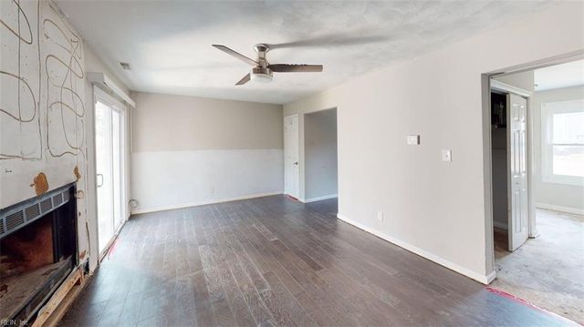 3208 Clover RD E, Chesapeake, VA 23321