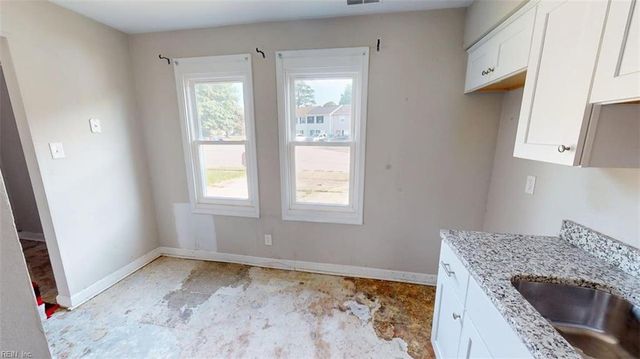 3208 Clover RD E, Chesapeake, VA 23321
