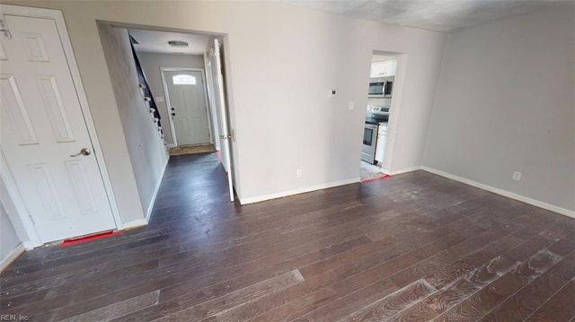 3208 Clover RD E, Chesapeake, VA 23321