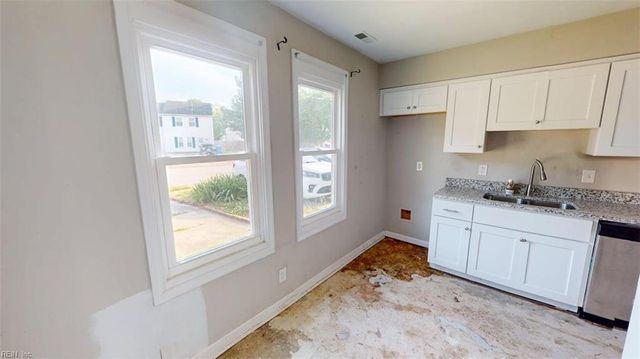 3208 Clover RD E, Chesapeake, VA 23321