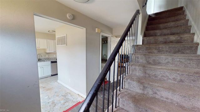 3208 Clover RD E, Chesapeake, VA 23321