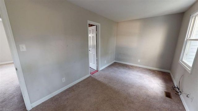 3208 Clover RD E, Chesapeake, VA 23321