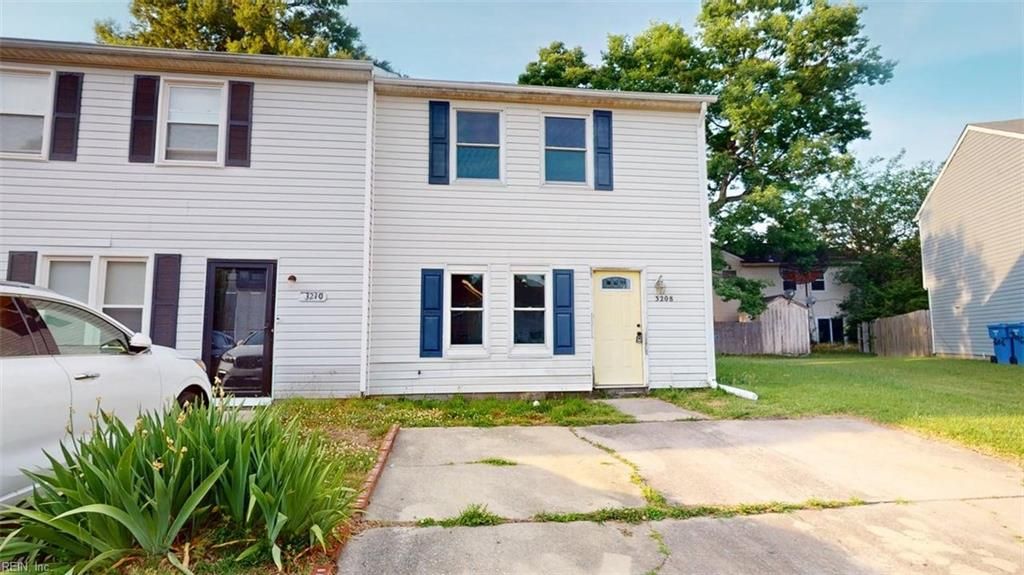 3208 Clover RD E, Chesapeake, VA 23321