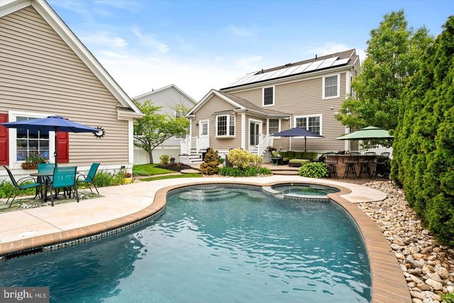 12 HULSE ST, Robbinsville, NJ 08691