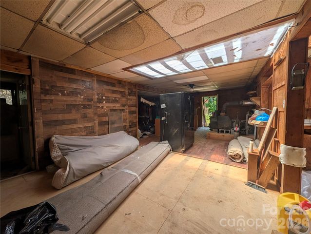 1034 Kyles Creek Road, Hendersonville, NC 28792