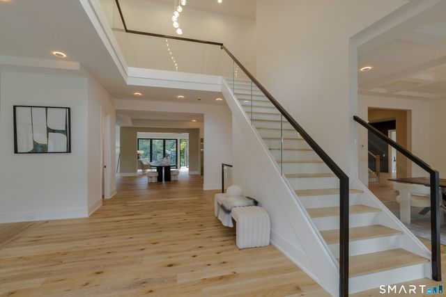 729 Smith Ridge Road, New Canaan, CT 06840