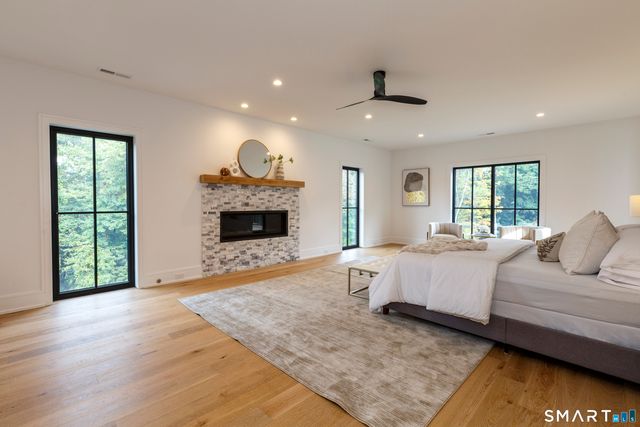 729 Smith Ridge Road, New Canaan, CT 06840